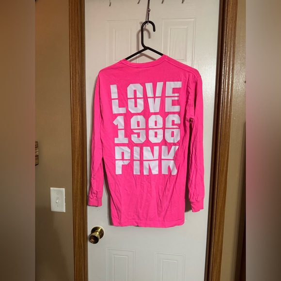 PINK Victoria's Secret Tops - 🩷🩷vs pink Victoria secret long sleeve shirt